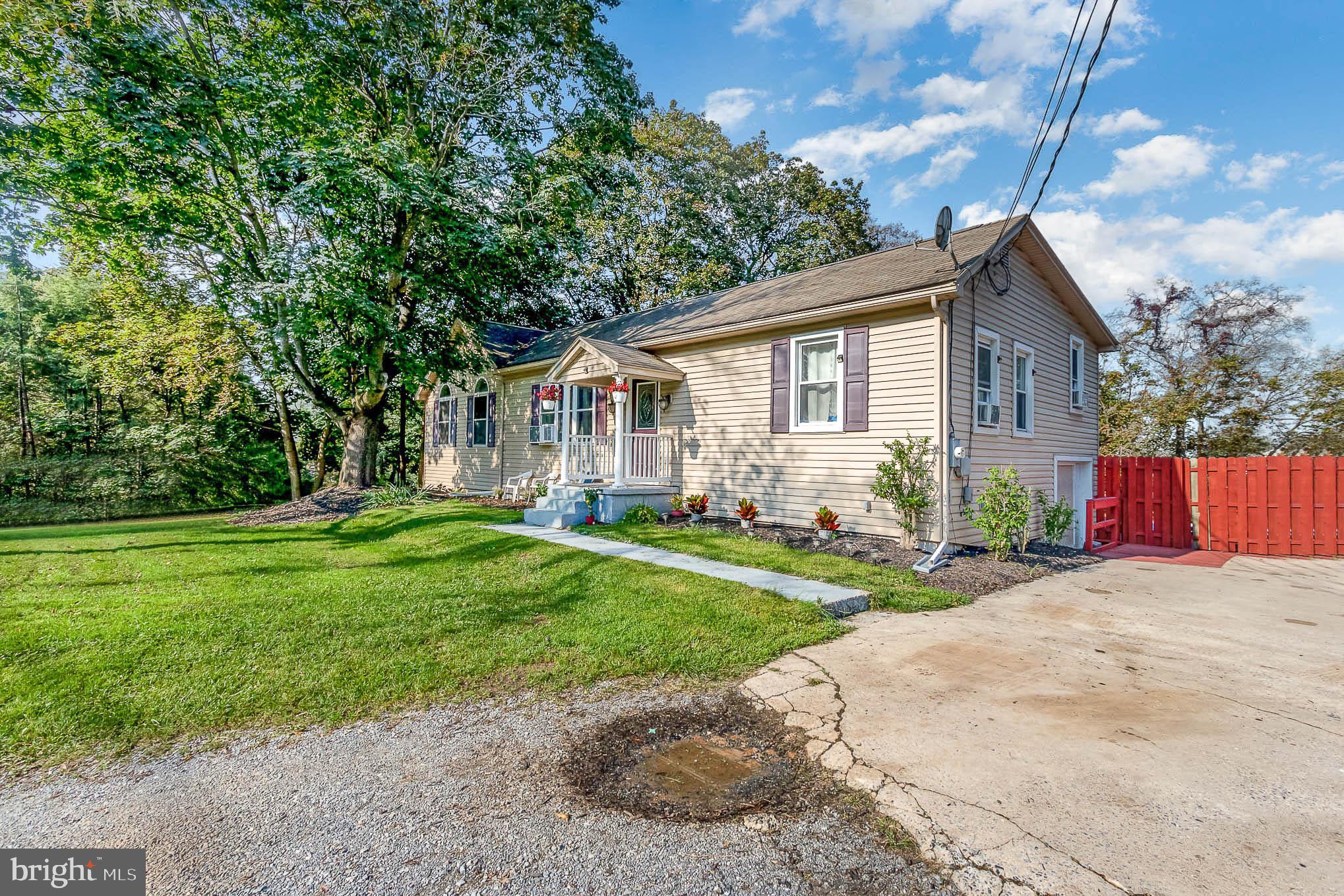 53 Sample Bridge Road Mechanicsburg, PA 17050 - Photo 3 of 35