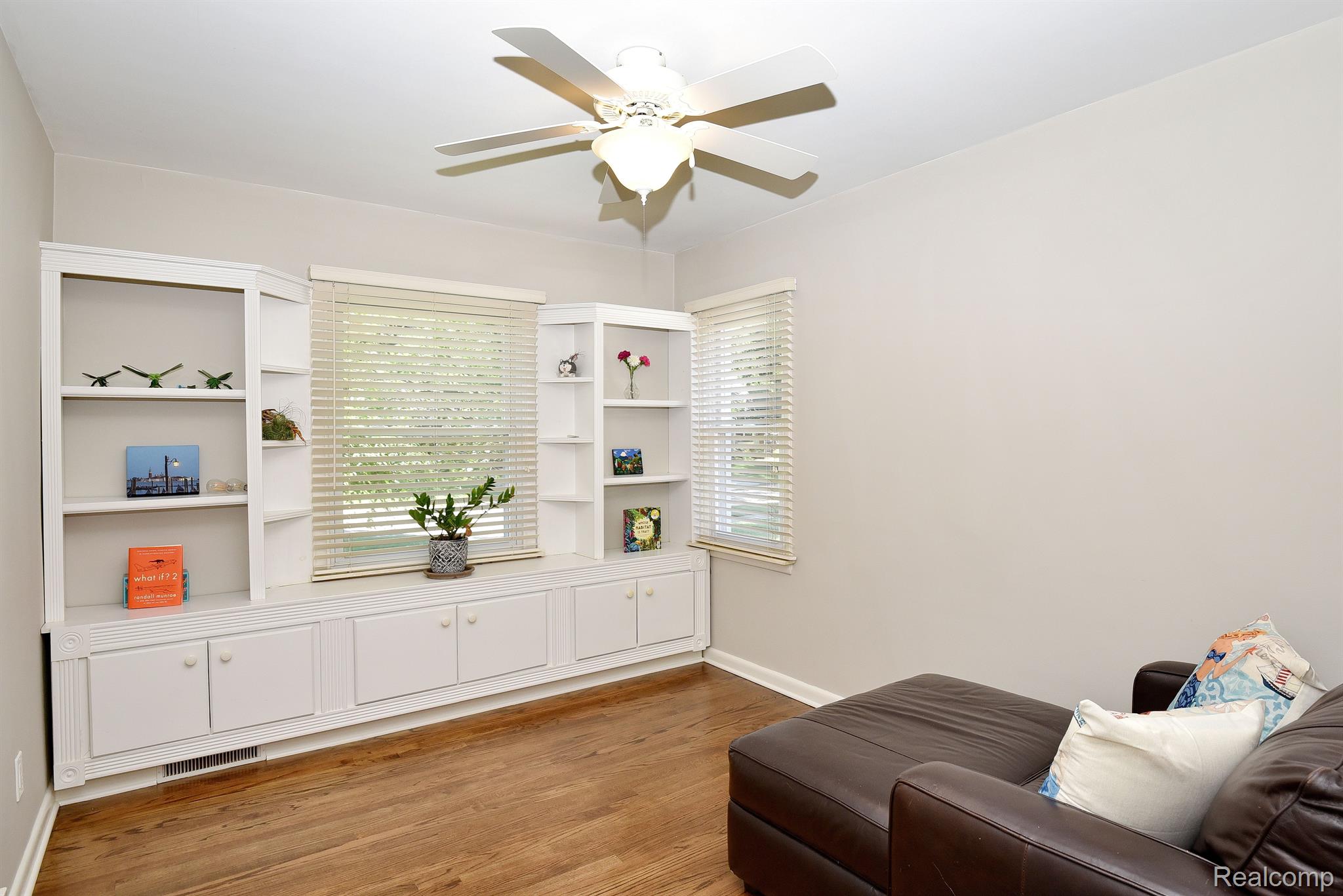 4196 Wakefield Road Berkley, MI 48072 - Photo 21 of 39 Gallery Image 21