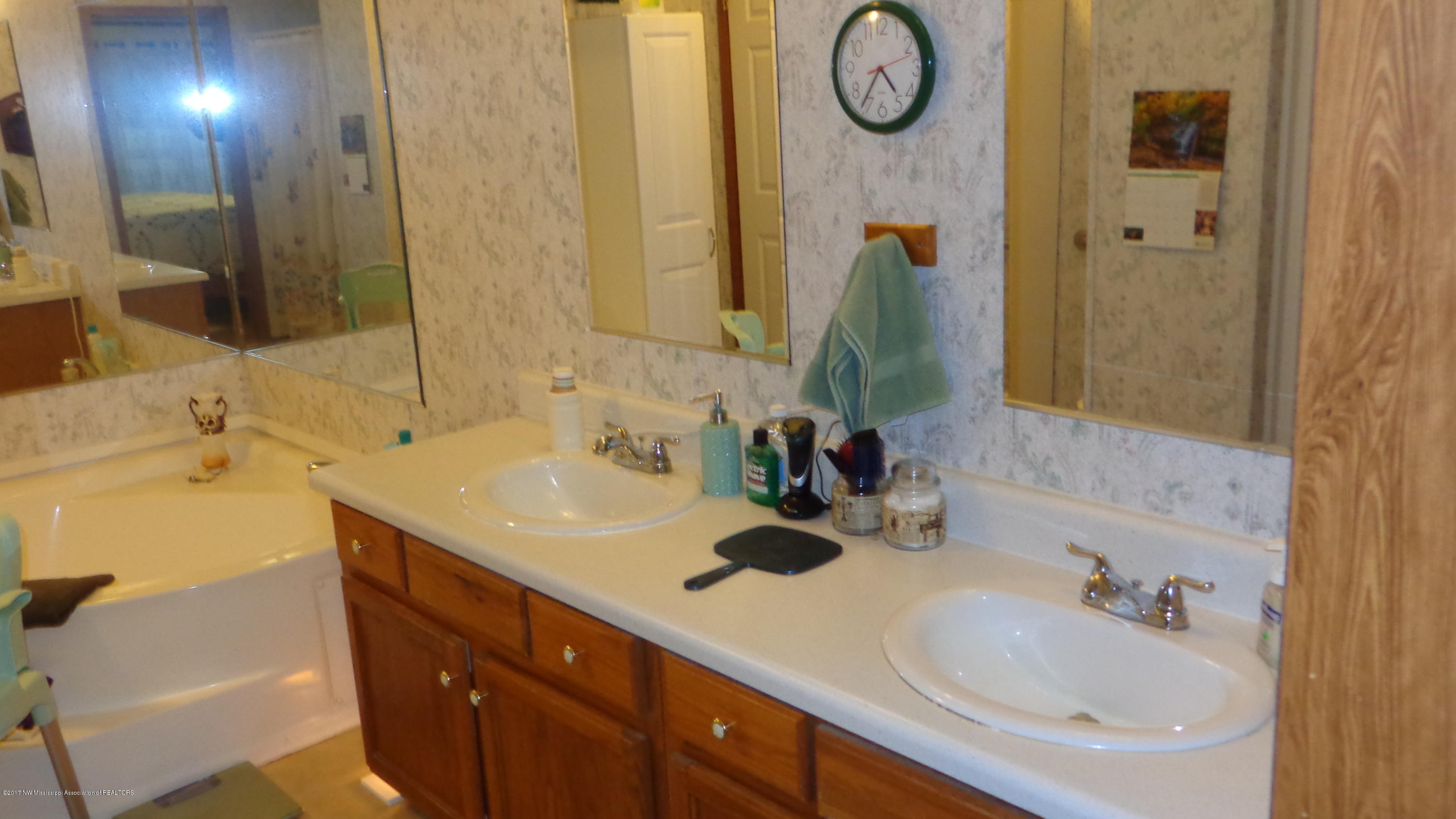 1752 David Road Coldwater, MS 38618 - Photo 12 of 32 DSC02164