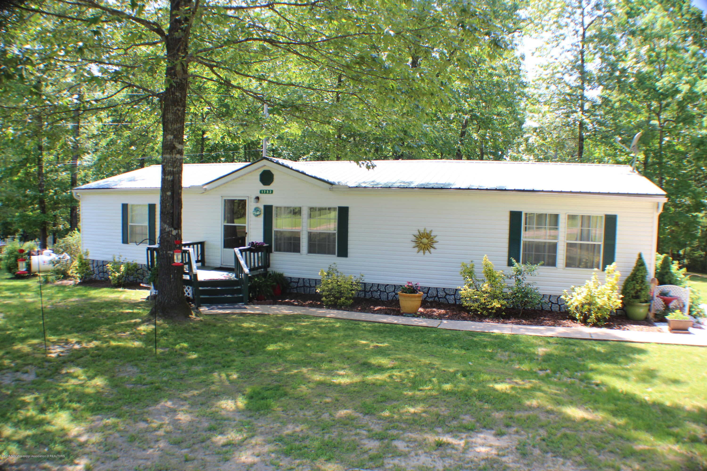 1752 David Road Coldwater, MS 38618 - Photo 24 of 32 IMG_5211