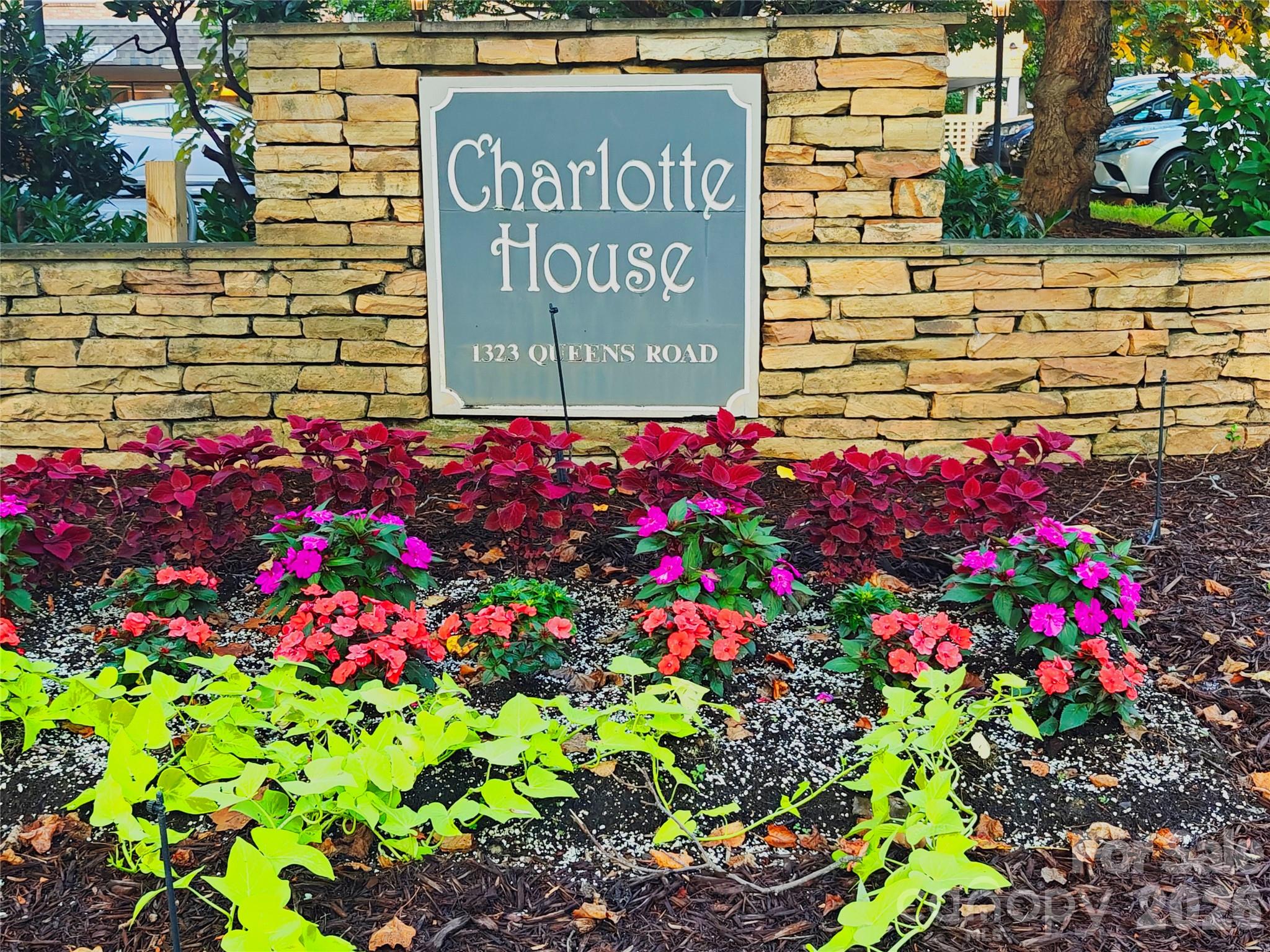 1323 Queens Road, Unit 321 Charlotte, NC 28207 - Photo 31 of 31 a view of sign board