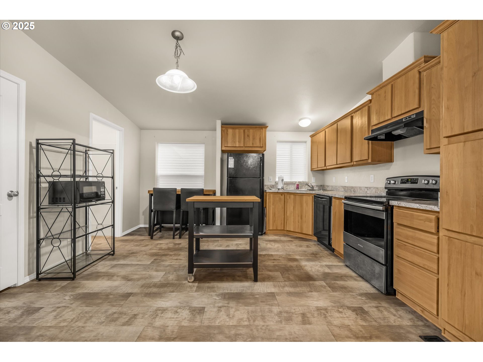 71210 East Faubion Loop Rhododendron, OR 97049 - Photo 9 of 28