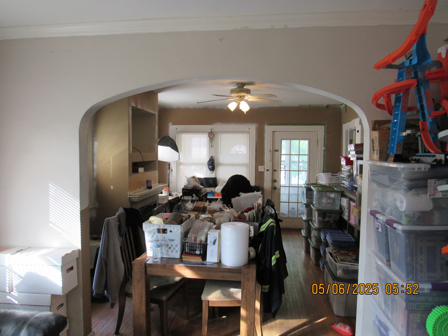 1122 Plainfield Road Joliet, IL 60435 - Photo 8 of 15 a very nice looking room with many windows