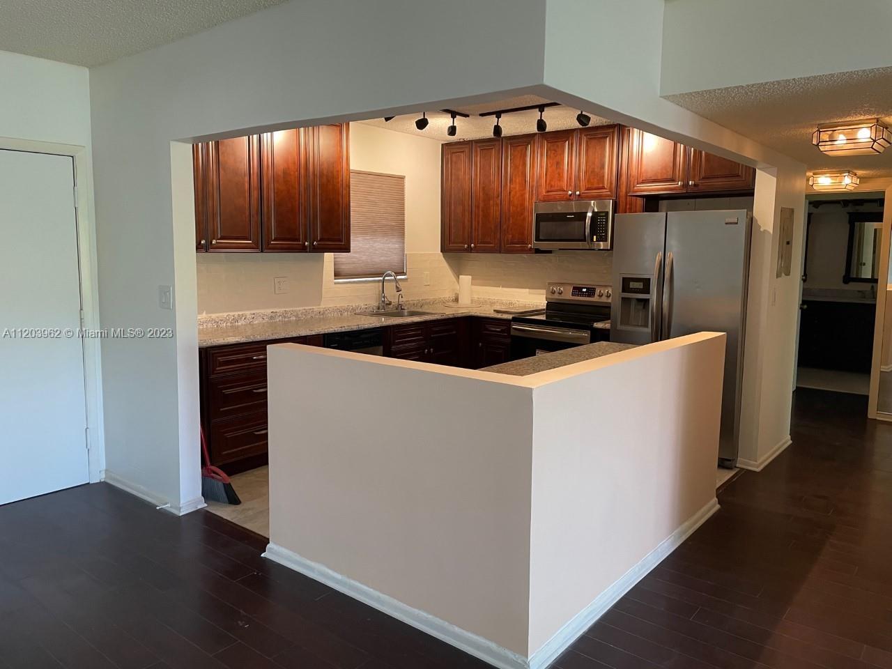 481 Ives Dairy Road, Unit 4034 Miami, FL 33179 - Photo 3 of 38 Gallery Image 3