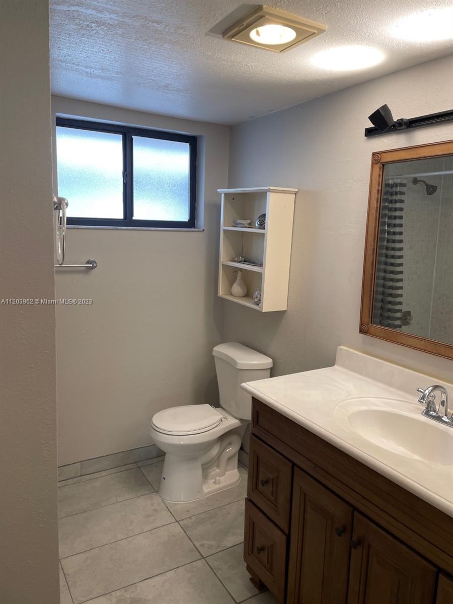 481 Ives Dairy Road, Unit 4034 Miami, FL 33179 - Photo 9 of 38 Gallery Image 9