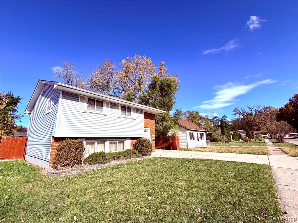 26206 Kitch Street Inkster, MI 48141 - Photo 4 of 21