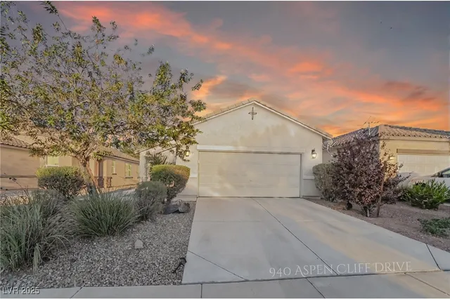 $399,997 | 940 Aspen Cliff Drive, Henderson, NV 89011