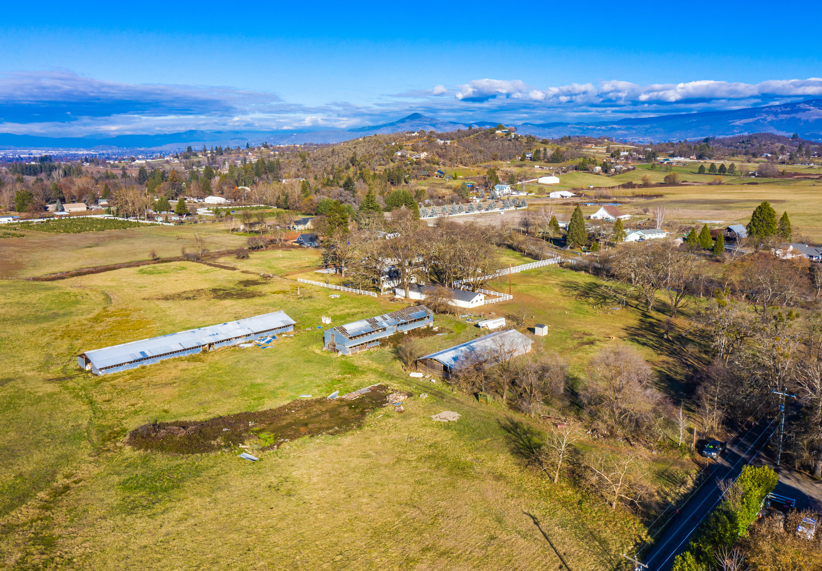 3042 Burrell Road Medford, OR 97501 - Photo 5 of 10 DJI_0515-HDR