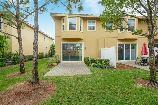 $425,000 | 5809 Monterra Club Drive, Lake Worth, FL 33463