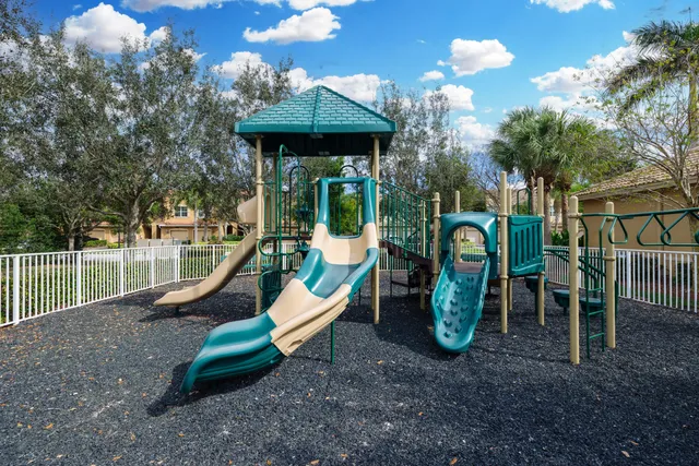 $425,000 | 5809 Monterra Club Drive, Lake Worth, FL 33463