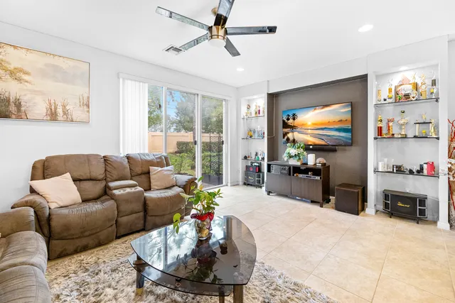 $425,000 | 5809 Monterra Club Drive, Lake Worth, FL 33463