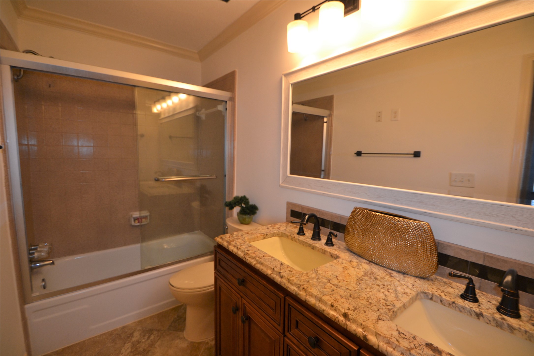 830 Threadneedle Street, Unit 235 Houston, TX 77079 - Photo 20 of 50 Gallery Image 20
