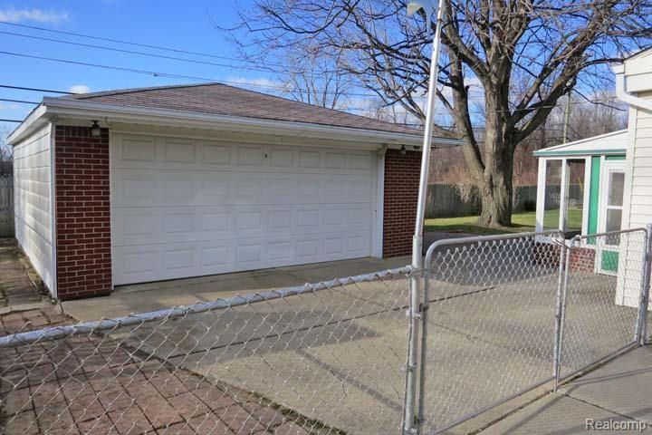 house4sideback.jpg
