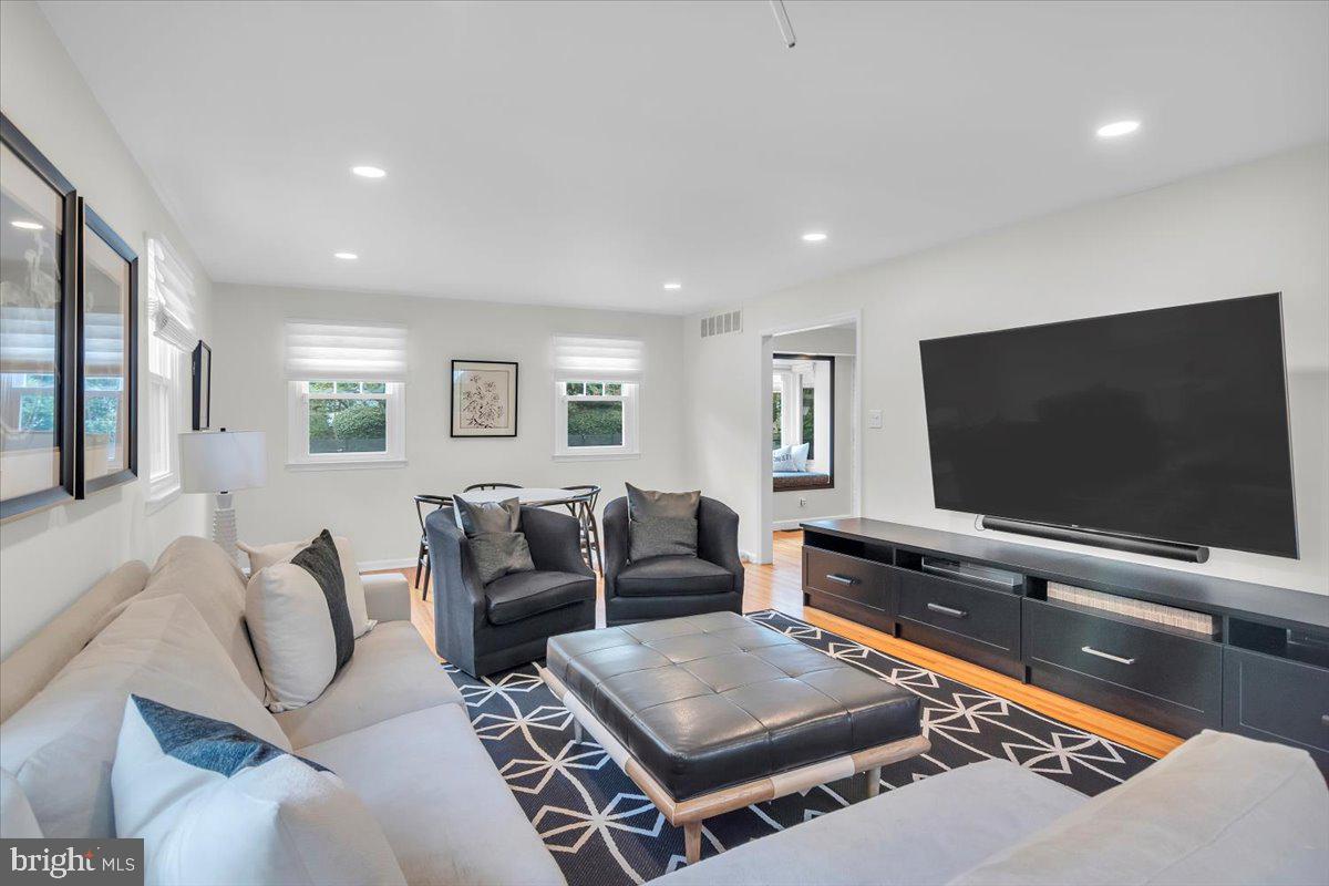 217 Demarest Road Moorestown, NJ 08057 - Photo 9 of 40