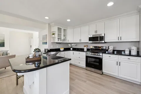 $1,678,000 | 869 Newport Circle, Redwood City, CA 94065