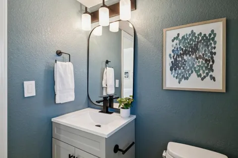 $1,678,000 | 869 Newport Circle, Redwood City, CA 94065