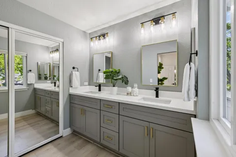 $1,678,000 | 869 Newport Circle, Redwood City, CA 94065