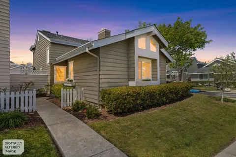 $1,678,000 | 869 Newport Circle, Redwood City, CA 94065