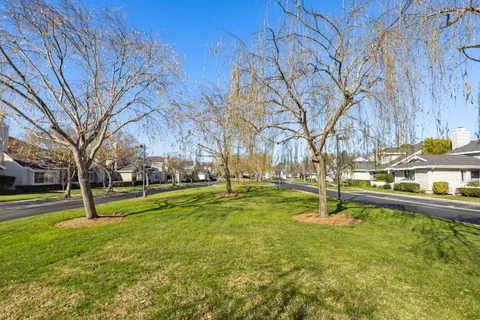 $1,678,000 | 869 Newport Circle, Redwood City, CA 94065