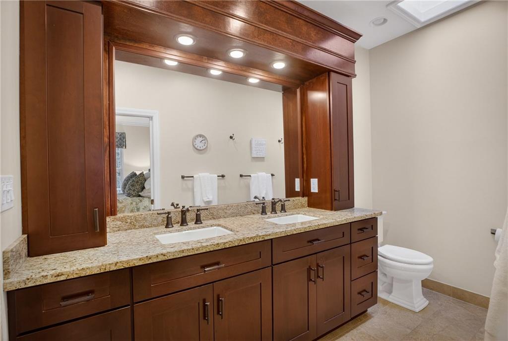 136 North Woodland Road Pittsburgh, PA 15232 - Photo 27 of 43 PRIMARY BATHROOM