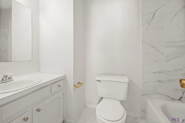 $119,900 | 10066 Jefferson Highway, Unit A, Baton Rouge, LA 70809