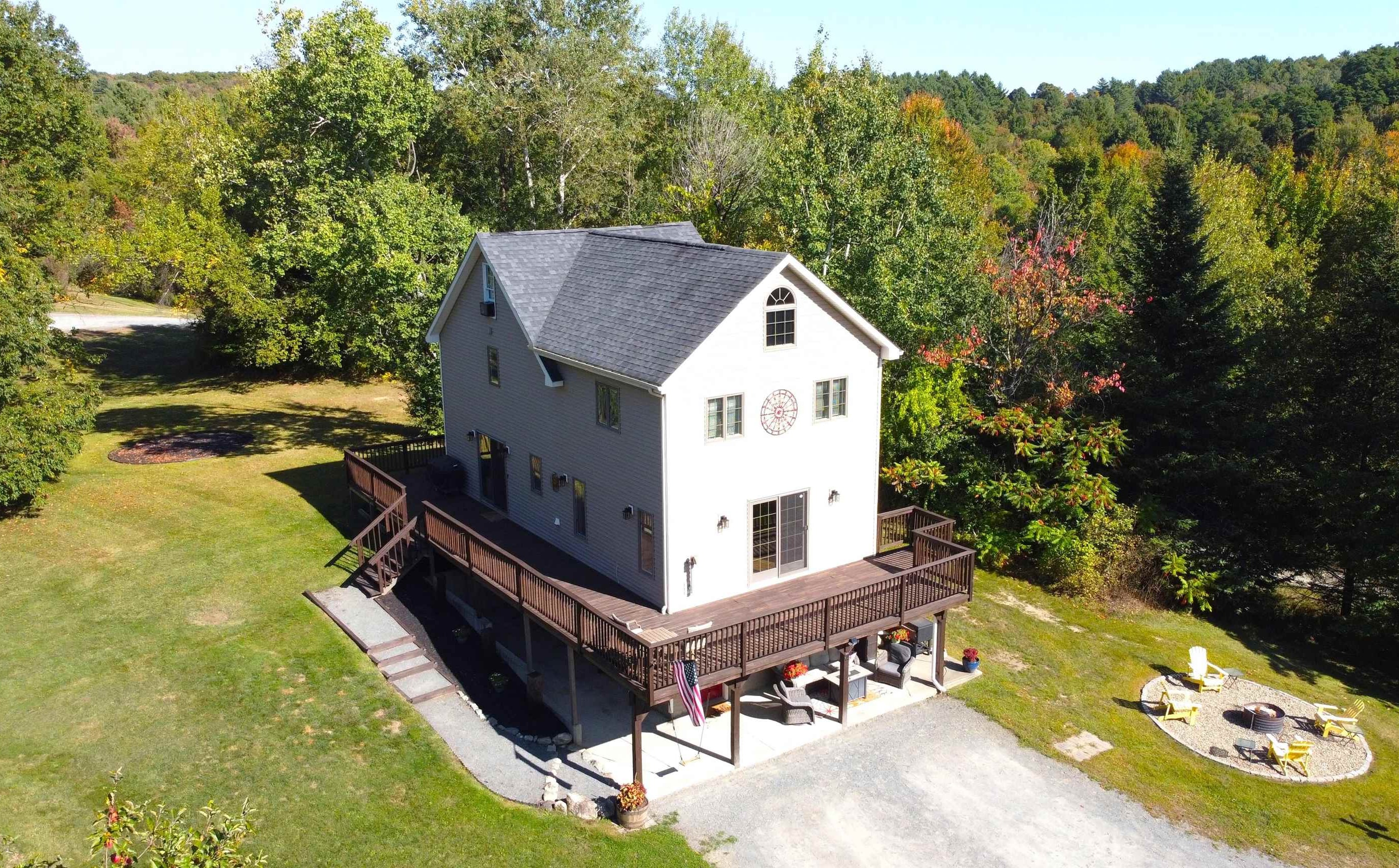 113 Appletree Lane Newport, VT 05855 - Photo 3 of 41