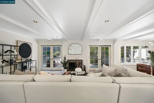 $1,649,000 | 4 Burnt Oak Circle, Lafayette, CA 94549