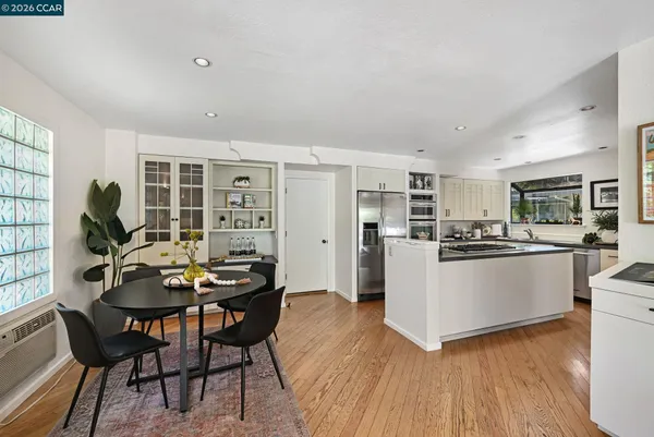 $1,649,000 | 4 Burnt Oak Circle, Lafayette, CA 94549