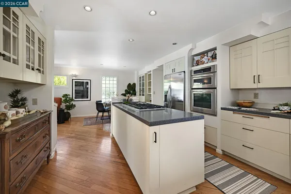 $1,649,000 | 4 Burnt Oak Circle, Lafayette, CA 94549