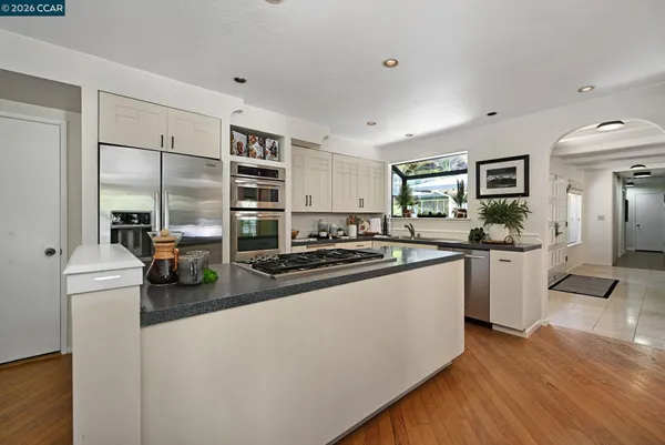 $1,649,000 | 4 Burnt Oak Circle, Lafayette, CA 94549