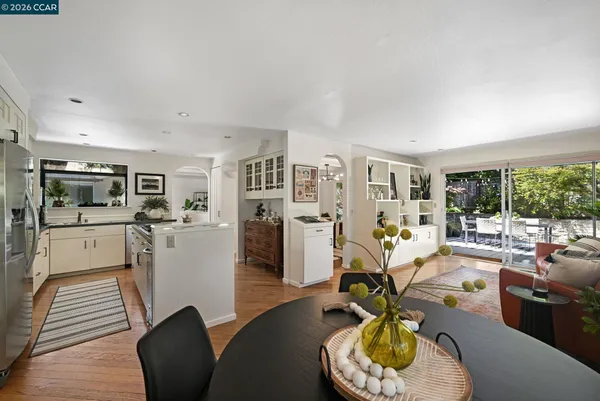 $1,649,000 | 4 Burnt Oak Circle, Lafayette, CA 94549