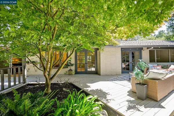 $1,649,000 | 4 Burnt Oak Circle, Lafayette, CA 94549