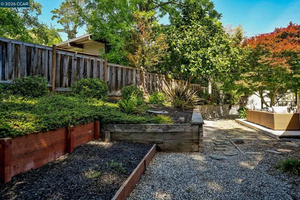 $1,649,000 | 4 Burnt Oak Circle, Lafayette, CA 94549