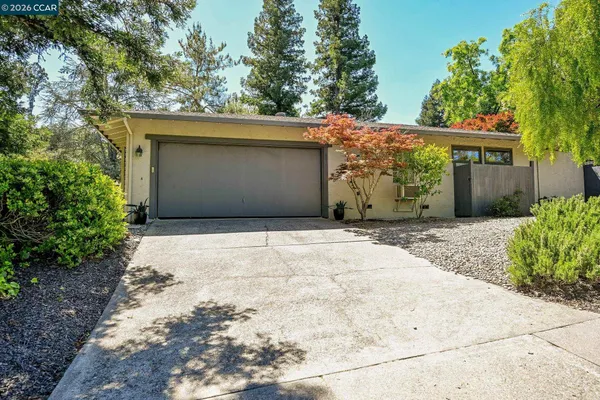 $1,649,000 | 4 Burnt Oak Circle, Lafayette, CA 94549
