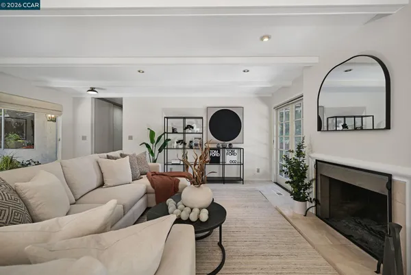 $1,649,000 | 4 Burnt Oak Circle, Lafayette, CA 94549