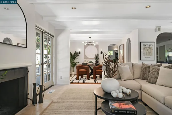 $1,649,000 | 4 Burnt Oak Circle, Lafayette, CA 94549