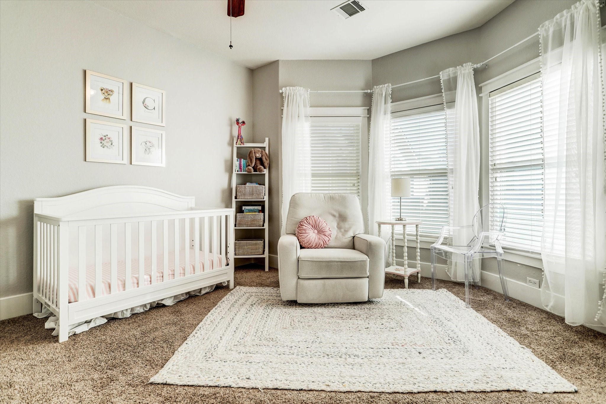 2546 Bevis Street Houston, TX 77008 - Photo 11 of 23 Secondary bedroom on the 3rd floor