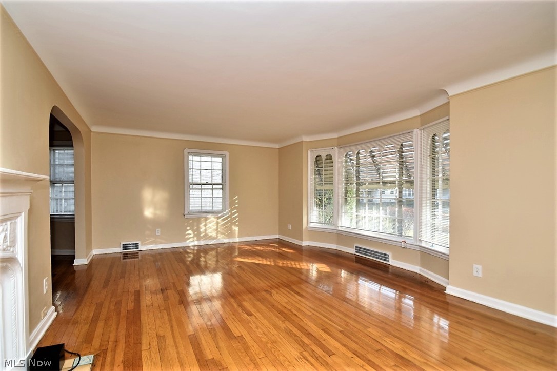 1206 Yellowstone Road Cleveland, OH 44121 - Photo 3 of 35 Gallery Image 3