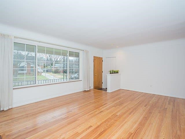 2341 Yorkshire Road Ann Arbor, MI 48104 - Photo 3 of 10 Photo 3