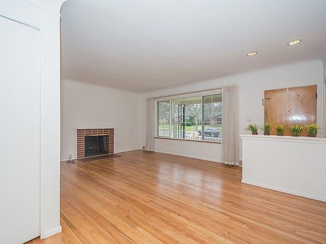 2341 Yorkshire Road Ann Arbor, MI 48104 - Photo 4 of 10 Photo 4