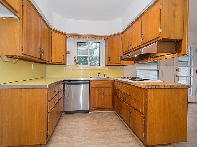 2341 Yorkshire Road Ann Arbor, MI 48104 - Photo 6 of 10 Photo 6