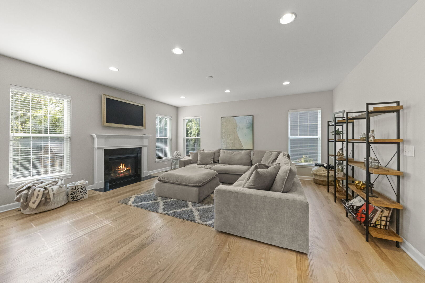 1240 West Thomas Road Wheaton, IL 60187 - Photo 6 of 58