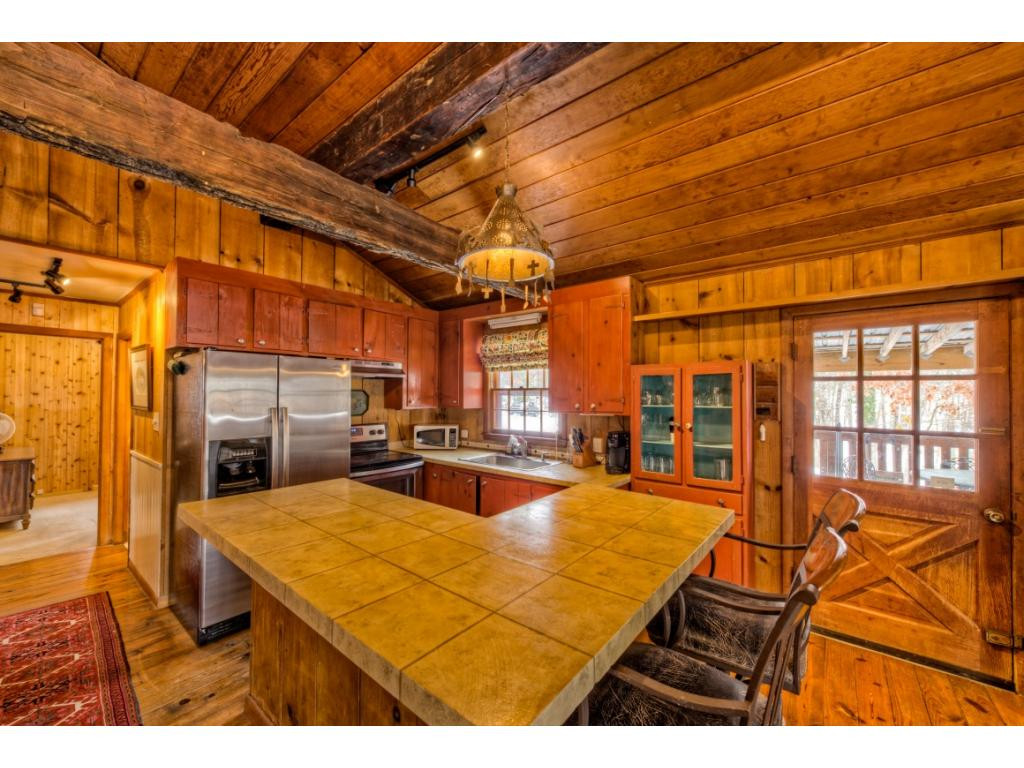 889 Lakeview Dock Road Bristol, TN 37620 - Photo 8 of 31 Photo 8