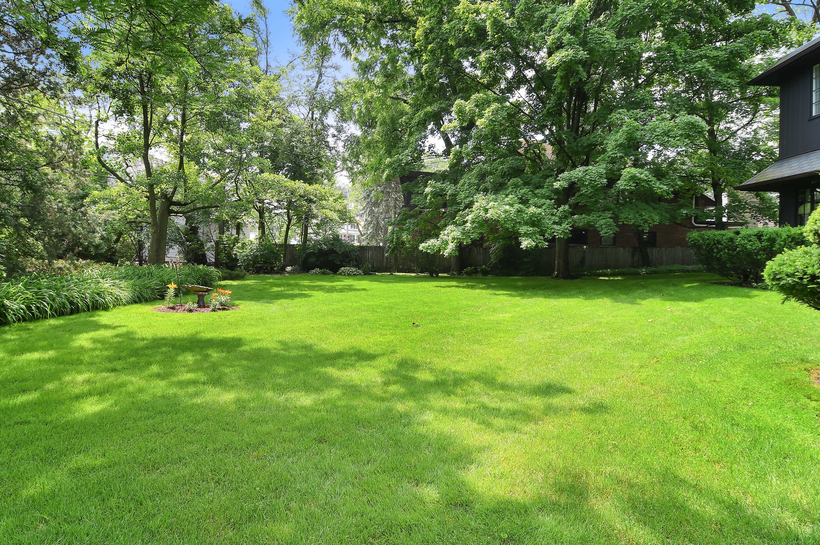 801 South County Line Road Hinsdale, IL 60521 - Photo 22 of 24 a park with trees in the background