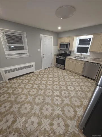 $3,200 | 915 11th Street, West Babylon, NY 11704