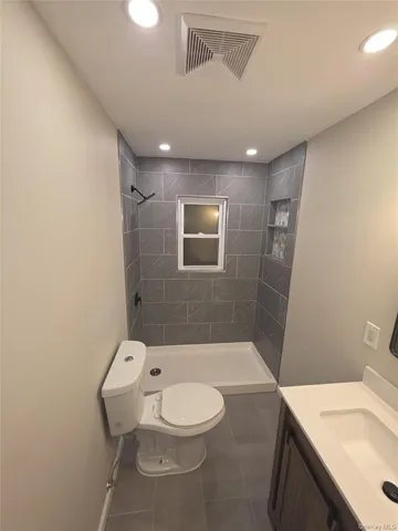 $3,200 | 915 11th Street, West Babylon, NY 11704