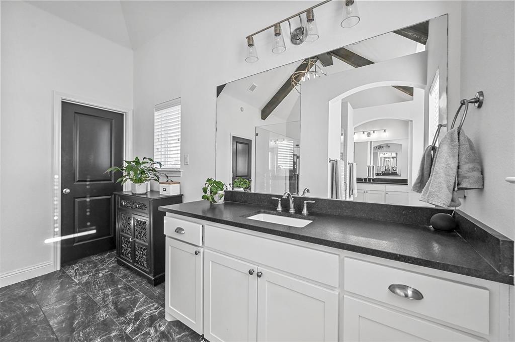 129 Southern Court Springtown, TX 76082 - Photo 28 of 40