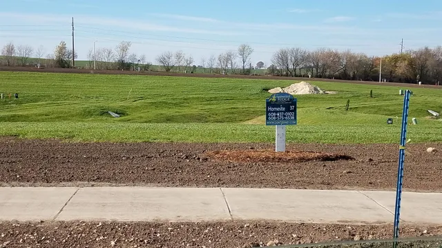 $102,000 | 814 Capitol Drive, Dane, WI 53529