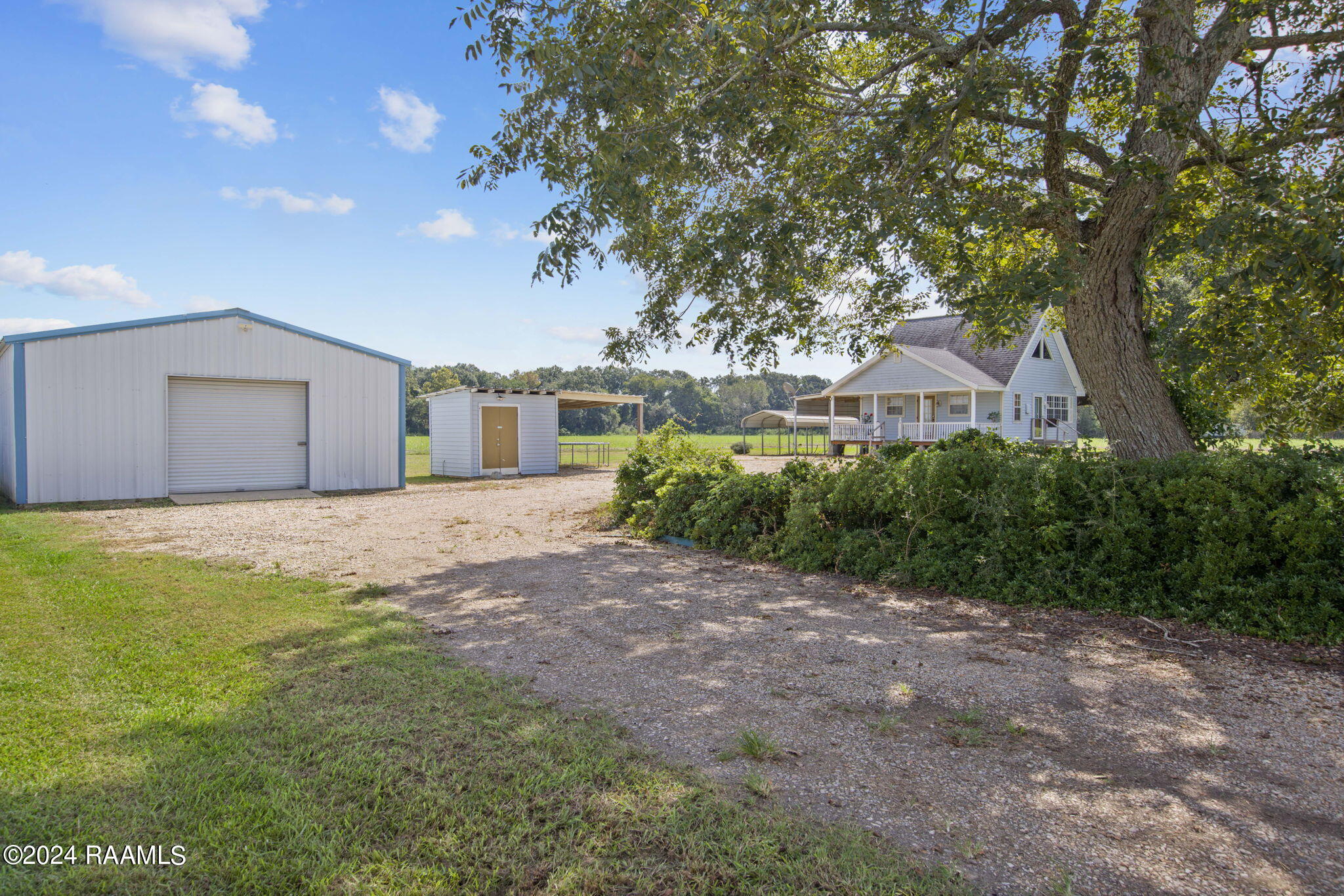 606 Rynella Road New Iberia, LA 70560 - Photo 3 of 25 22-web-or-mls-5U1A1474