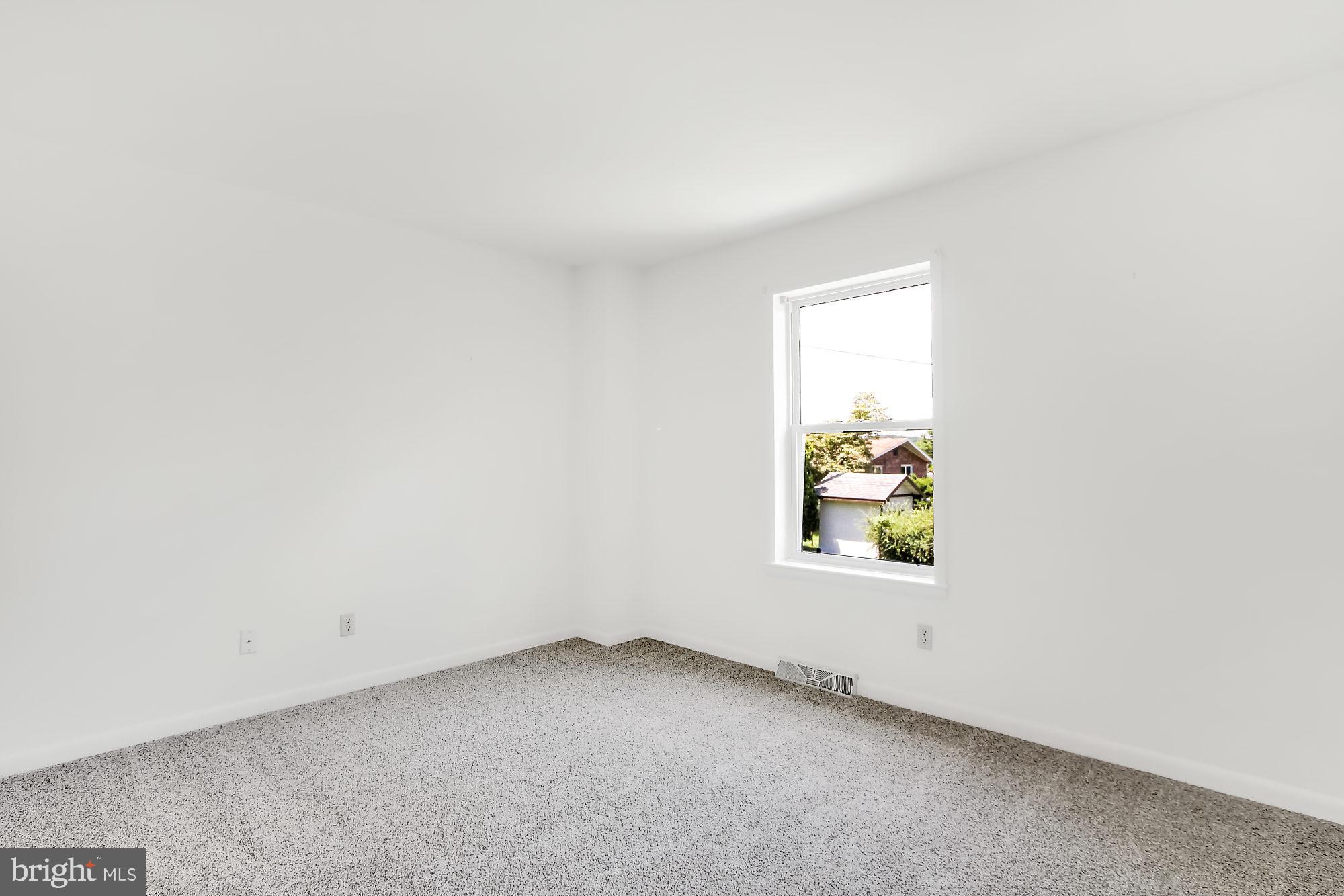 217 Edinburgh Road York, PA 17406 - Photo 15 of 32 Gallery Image 15